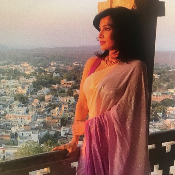 Meet your Posher, Malia - Picture 1 of 1